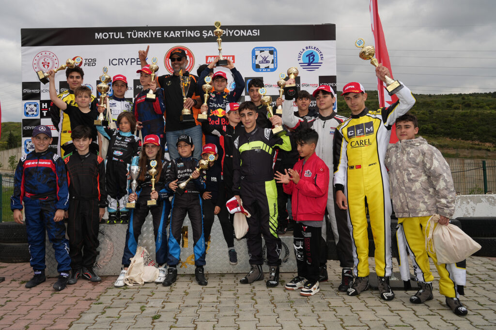 MOTUL 2025 Türkiye Karting Şampiyonası ikinci ayak yarışları, 10-11 Mayıs tarihlerinde Tuzla Motorsporları Kulübü (TMK) tarafından Spor Toto, ICRYPEX ve Tuzla Belediyesi katkılarıyla İstanbul’da organize edildi. 5 ayrı kategoride toplam 52 sporcunun katılımına sahne olan organizasyon kapsamında, tüm kategorilerde Cumartesi sıralamalar ve eleme yarışlar, Pazar günü ise yarı final ve final yarışları koşuldu.