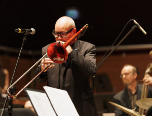 “Kırmızı Korno’lu Adam” Nils Landgren, Olten Filarmoni Sezon Finali Nefes Kesti!
