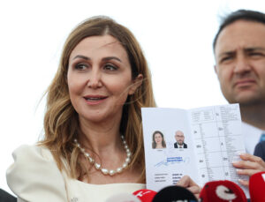 Silivri’de Duygu Dolu Anlar: Özgür Özel, Buğra Gökce’nin Nikahına Şahitlik Yaptı