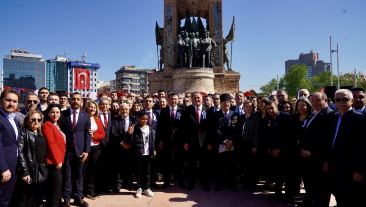 Taksim’de 19 Mayıs Coşkusu ve Siyasi Mesajlar!