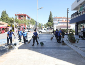 Çevre Koruma Ekipleri Dur Durak Bilmiyor: Muğla’nın Her Köşesi Bayramda Pırıl Pırıl!