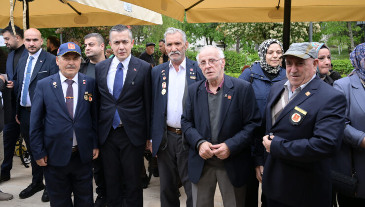 Esenyurt’ta Nesiller Buluşuyor! Lavanta Emekli Evi Gençlerle Yaşlıları Bir Araya Getirecek.