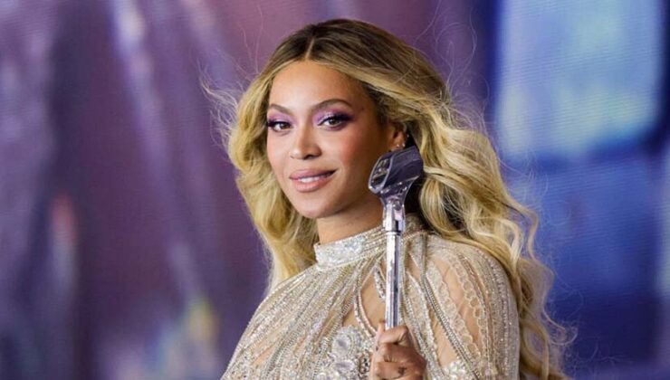 Beyoncé, Annesi Tina Knowles’ın Yeni Kitabını Gururla Kutladı