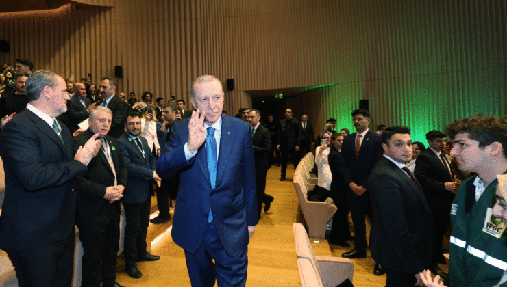 “Sanal Dünya Bağımlılıkla Mücadeleyi Zorlaştırıyor!” Erdoğan’dan Dijital Tehlike Uyarısı!