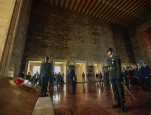 Gençlik ve Spor Bakanı Bak, Temsilci Gençlerle Birlikte Ata’nın Huzurundaydı!