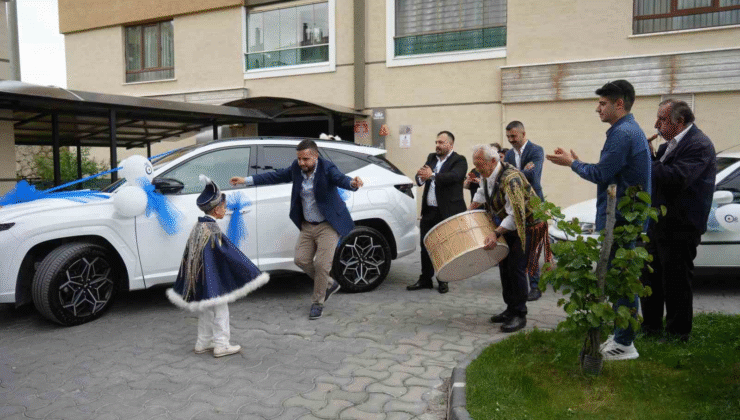 Şehit Oğlu Çınar’ın Sünnetine ‘Vatan’ Konvoyu: Jandarma ve Polis’ten Unutulmaz Sürpriz!