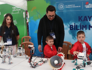 Uluslararası MEB Robot Yarışması Kayseri’de Başladı: Geleceğin Mühendisleri Sahada!
