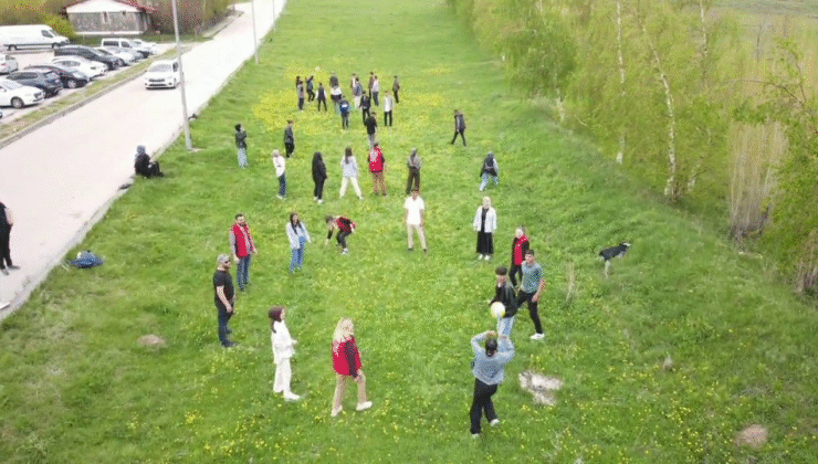 Polisle Mangal, Gençlerle Bayram: Erzurum’da Örnek 19 Mayıs Kutlaması!