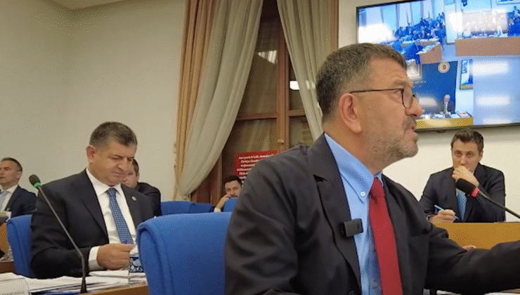 Veli Ağbaba: “Devlet Kumarbaz Olmuş! Gençliği Bataklığa Sürükleyen Yap-Boz Yasalarına Sert Tepki”