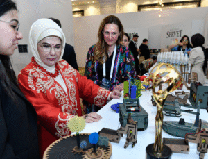 Emine Erdoğan “Uluslararası Aile Forumu”nda Aile Bağlarını Güçlendiren Çalışmaları İnceledi!