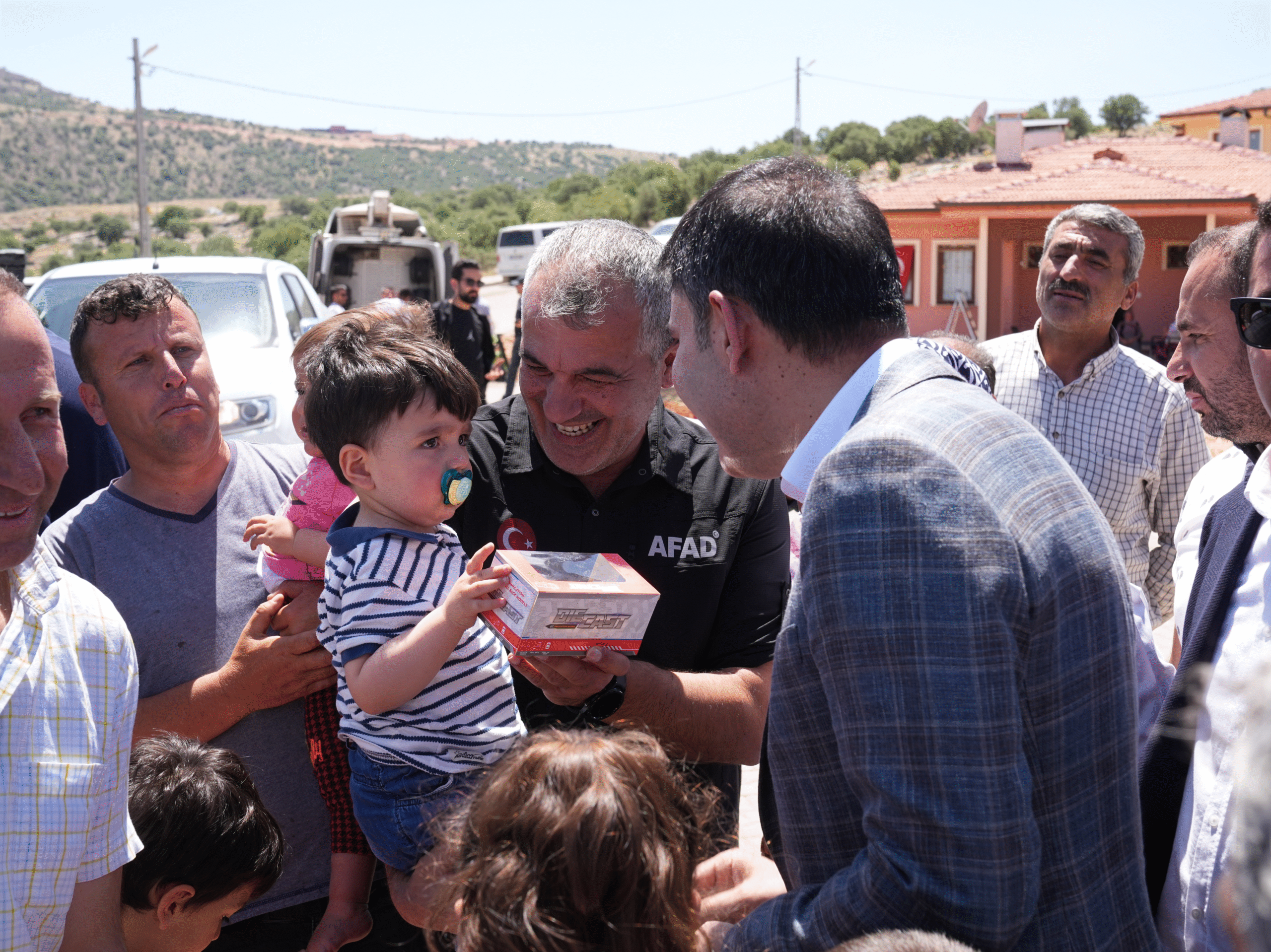 Bakan Kurum’dan İddialı Açıklama: “Deprem Bölgesinde Umudu Yeniden İnşa Ediyoruz”