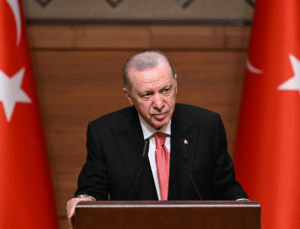 Erdoğan’dan Kamu Görevlilerine Sert Uyarı: “Yetkiyi Suistimal Edenin Gözünün Yaşına Bakmayız!”