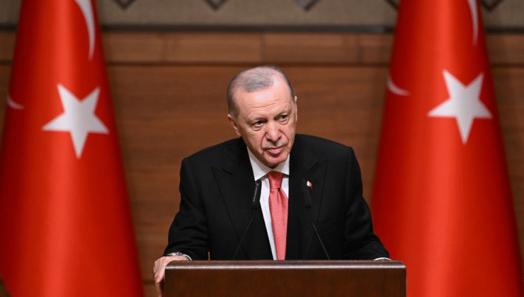Erdoğan’dan Kamu Görevlilerine Sert Uyarı: “Yetkiyi Suistimal Edenin Gözünün Yaşına Bakmayız!”