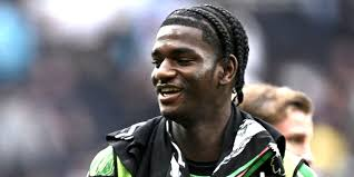 Manchester United’ın Genç Yıldızı Heaven, Saha İçinde Güven Veriyor