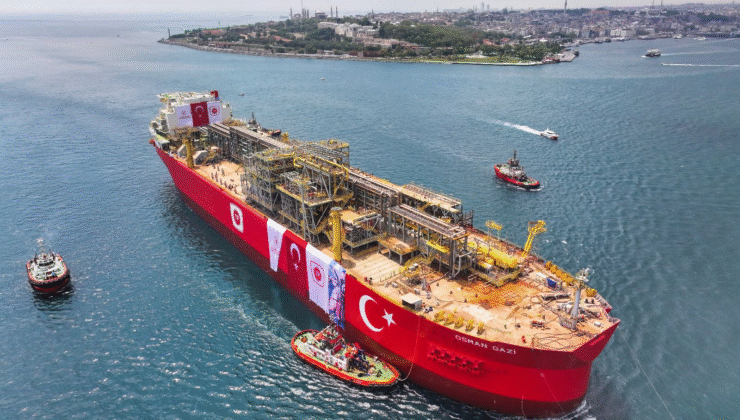 Erdoğan, Türkiye’nin İlk Yüzer Doğal Gaz Platformunu Uğurladı