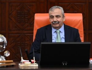 DEM Parti, Sırrı Süreyya Önder’in Aracına Yerleştirilen Şüpheli Düzenek Hakkında Açıklama Yaptı