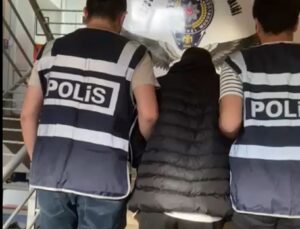 Pedofiliye Ağır Darbe! Karabağlar Polisi 16 Yıllık Kaçağı Evinde Enseledi.