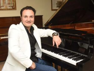 Zafer Özaslan’dan Atatürk’e Vefa: “Ölümsüz Aşk & Hüzün Sonatı” Tüm Türk Milletine Armağan Edildi