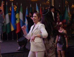 Zümra Tanrıverdi, Sheraton’daki 30 Elçilikli Protokol Yemeğinde Öne Çıktı