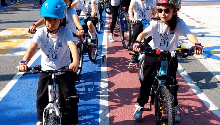 Dünya Bisiklet Günü’nde Pedallar Gelecek için Döndü