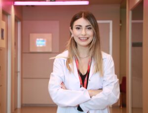 Yalnız Ebeveynler İçin Ergenlik Döneminde Sağlıklı İlişki Rehberi