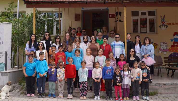 Minik Yüreklerin Bayram Hayalleri Gerçeğe Dönüştü