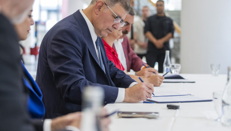 İzmir’de Toplu Sözleşme Tamam: Tugay’dan “Birlik” Vurgusu