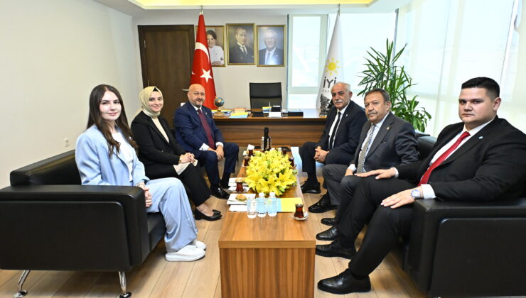 İYİ Parti Heyetinden Siyasi Partilere Bayram Ziyareti