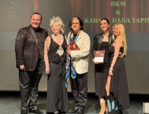 Üstün Akmen Tiyatro Ödülleri 9. Kez Sahiplerini Buldu