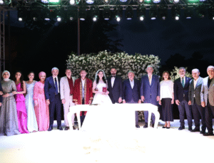 Müsavat Dervişoğlu Aytuğ Yılmaz ve Elif Yalçın ın Düğününde Nikah Şahidi Oldu