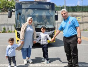 İETT, Kaybolan 2 ve 6 Yaşındaki Kardeşleri Ailesine Kavuşturdu.