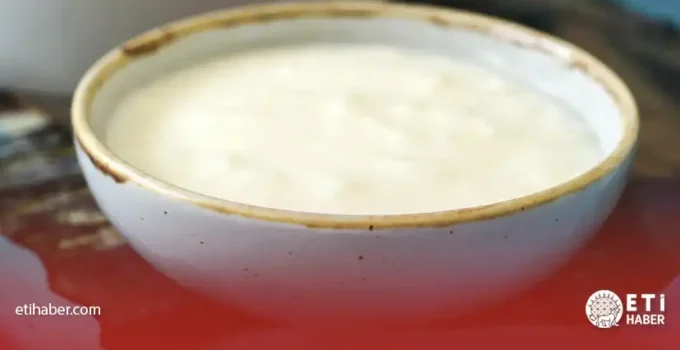 Evde Tam Kıvamında Yoğurt Yapımının Bilimsel ve Pratik Rehberi