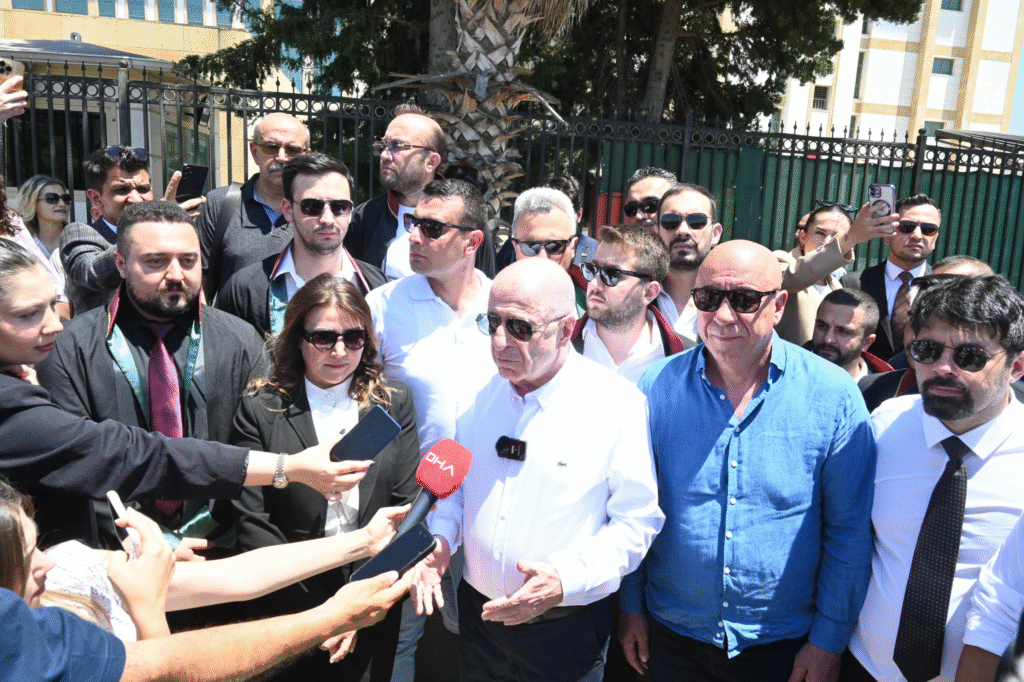 Zafer Partisi Genel Başkanı Prof. Dr. Ümit Özdağ, Antalya’da görülen bir kadın can kaybı davasına katılarak, kadına yönelik ağır suçlara karşı toplumsal duyarlılık çağrısında bulundu. Özdağ, “Şiddet çözüm değil, asla kabul edilemez