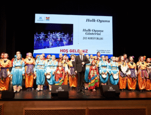 Hayatlarında İlk Kez Sahnedeler: 54 Cesur İnsan Halk Dansları Gösterisi Sunacak!