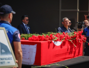 Manisa, Ferdi Zeyrek’e Gözyaşlarıyla Veda Etti