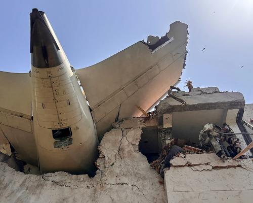 Hindistan’da Havacılık Faciası: 1 Kişi Hayatta, 290’dan Fazla Kayıp