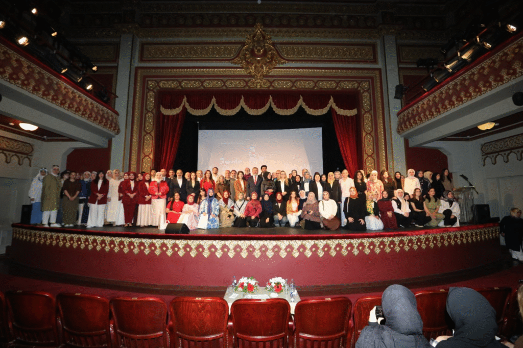 Din Öğretimi Genel Müdürlüğü'nün "Kalemkâr Okullar" projesi kapsamında düzenlenen Türk İslam Tezyini Yarışması'nda ödüller sahiplerini buldu. Proje, kalem işi sanatını gelecek nesillere aktarmayı hedefliyor.