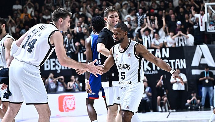Beşiktaş Finale Damga Vurdu: Anadolu Efes’i Devirdi!