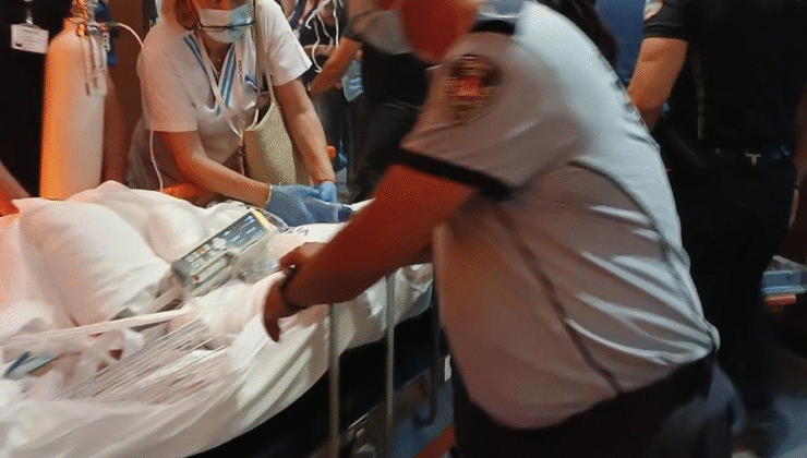 İzmir’de Plastik Deposu Yangını: Belediye Teyakkuzda, Hastane Güvenle Boşaltıldı