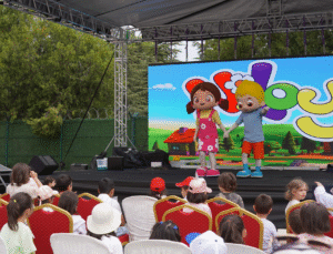 Niloya ve Arkadaşlarından Minik Kalplerle Buluşma