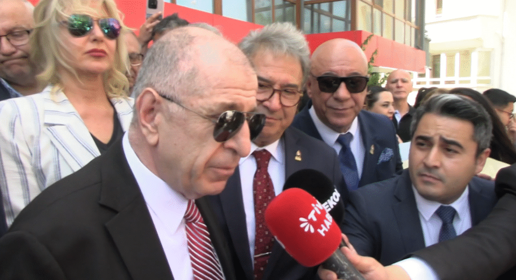 Zafer Partisi lideri Ümit Özdağ, Türkiye'de adalet sisteminin tarafsızlığını yitirdiğini, Anayasa Mahkemesi kararlarının uygulanmadığını ve düşman ceza hukukunun sürdüğünü belirtti.