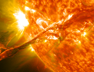 Uzaydan Gelen Tehdit: M8.2 Güneş Patlaması Elektrik Kesintisi ve Kesinti Riski