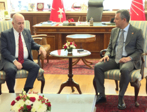 Siyasette Önemli Buluşma: Özel ve Özdağ CHP Genel Merkezi’nde Bir Araya Geldi