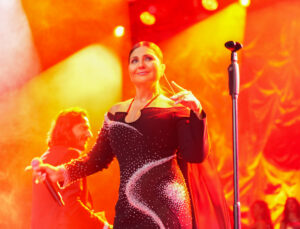 Harbiye’de Büyüleyici Gece: Sibel Can’dan Senfonik Rüzgar