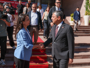 Özgür Özel “Bu Operasyonlar Siyasi, Suçumuz Erdoğan’ı Yenmek”