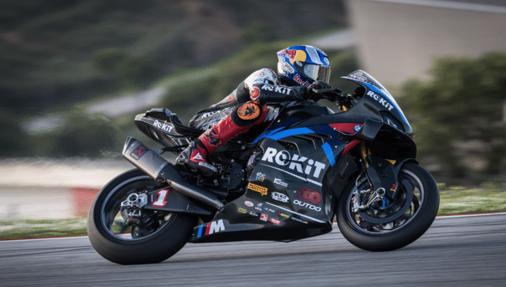 Toprak Razgatlıoğlu’ndan Tarihi Hafta Sonu: Üç Yarış, Üç Zafer!