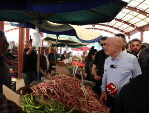 Vatandaş Ümit Özdağ’a Pazar Ziyaretinde Dert Yandı