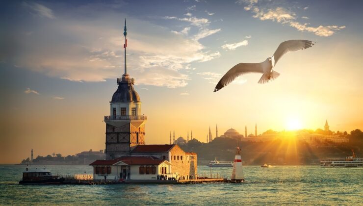AKOMdan İstanbula Sıcak Hava Uyarısı: Risk Grubundakiler Dikkat!