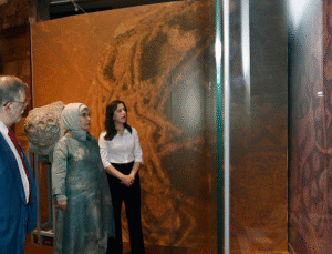 Emine Erdoğan, Anadolu Selçukluları Sergisi’ni Ziyaret Etti