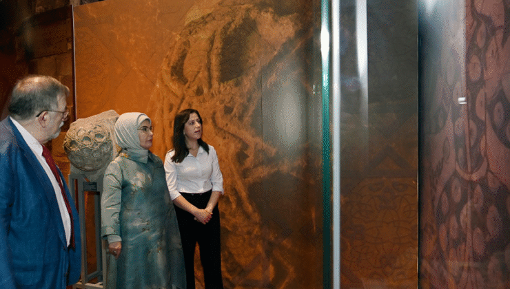 Emine Erdoğan, Anadolu Selçukluları Sergisi’ni Ziyaret Etti